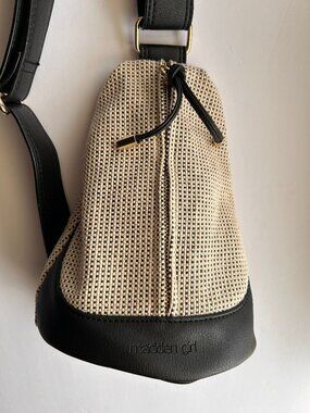 Madden Girl Adjustable Woven Bucket Crossbody Bag Black & Beige w/ Gold Hardware